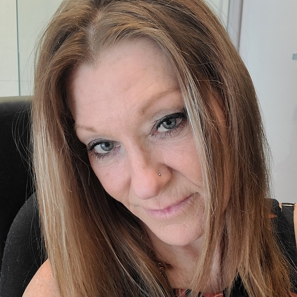 Meet your Posher, Sabrina - Picture 1 of 1